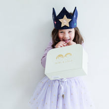 將圖片載入圖庫檢視器 Birthday crown