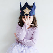 將圖片載入圖庫檢視器 Birthday crown