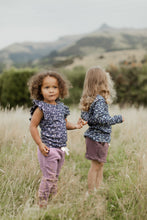 將圖片載入圖庫檢視器 Organic Cotton Frill Singlet - Blueberry Floral