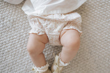 將圖片載入圖庫檢視器 Organic Cotton Frill Bloomer - Natural Limonium Floral