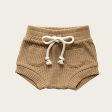 將圖片載入圖庫檢視器 Jamie Kay Bottom 6-12m Organic Cotton Waffle Seb Short - Putty