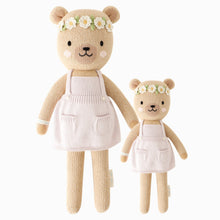 將圖片載入圖庫檢視器 Olivia the honey bear