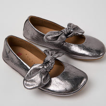 Load image into Gallery viewer, Right Nina - Silver Leather Ballerinas for Kids