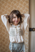 將圖片載入圖庫檢視器 Gracie Smocked Blouse