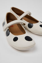 Load image into Gallery viewer, Twins - White and Black Leather Ballerinas