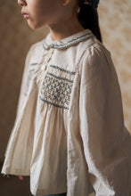 將圖片載入圖庫檢視器 Gracie Smocked Blouse