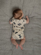 將圖片載入圖庫檢視器 Capri Undyed Cotton Short Sleeve Bodysuit