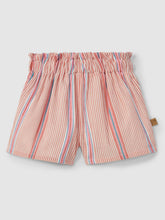 Load image into Gallery viewer, Laranjinha striped pull-up shorts with jacquard fabric in fuchsia, featuring a comfortable fit and vibrant pattern.