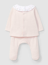 將圖片載入圖庫檢視器 Laranjinha organic cotton top with embroidered flower details, part of a two-piece set, featuring soft fabric and floral embroidery.