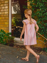 將圖片載入圖庫檢視器 Fucsia Laranjinha dress in jacquard striped fabric with a fitted silhouette and elegant design.