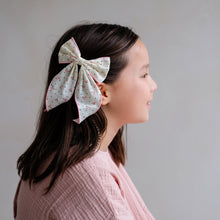將圖片載入圖庫檢視器 Cherry print bow