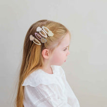 將圖片載入圖庫檢視器 Scalloped heart hair clips
