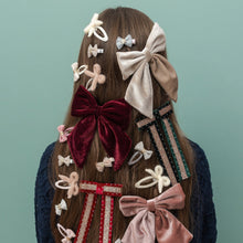 Load image into Gallery viewer, Tinkerbell velvet bow mini clic clacs
