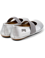 將圖片載入圖庫檢視器 Right - Silver Leather Ballerina for Kids.