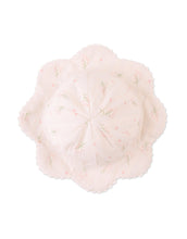 將圖片載入圖庫檢視器 Baby Rochelle hat with scallop brim, Gingersnaps hair accessory featuring a cute, white, scalloped edge design for infants.