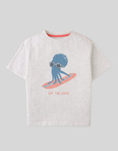 將圖片載入圖庫檢視器 Gingersnaps Oruo Surfing Octopus relaxed-fit graphic tee featuring a colorful octopus design on soft cotton top.