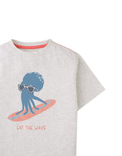 將圖片載入圖庫檢視器 Gingersnaps Oruo Surfing Octopus relaxed-fit graphic tee featuring a colorful octopus illustration on soft cotton top.