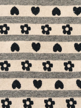 將圖片載入圖庫檢視器 Flower heart pants - Beige-black
