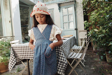 Load image into Gallery viewer, Ecru strawberry crochet hat by Emile et Ida featuring intricate crochet pattern and soft texture, perfect for stylish summer wear.