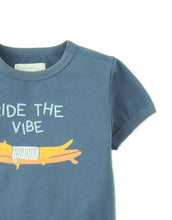 將圖片載入圖庫檢視器 Baby Gingersnaps Cotton Barrel Tee top, featuring a comfortable, stylish design with a soft cotton fabric, shown on a flat lay.