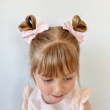 Load image into Gallery viewer, CLASSIC PIGTAIL SET // COTTON EYELET - BABY BLUSH