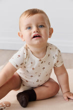 將圖片載入圖庫檢視器 Organic Cotton Hudson Short Sleeve Bodysuit - Foraging Friends