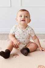 將圖片載入圖庫檢視器 Organic Cotton Hudson Short Sleeve Bodysuit - Foraging Friends