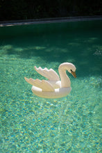 將圖片載入圖庫檢視器 swim ring swan - cream off white