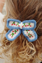 將圖片載入圖庫檢視器 cherry crochet bow clip - cherry