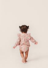 Load image into Gallery viewer, bitsy romper - flor de amor