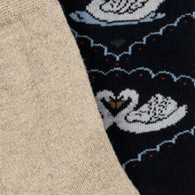 Load image into Gallery viewer, 2 pack jacquard swan socks - navy/off white