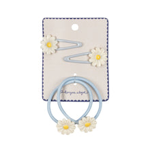 將圖片載入圖庫檢視器 Set of hair accessories with floral designs on a branded card against a white background