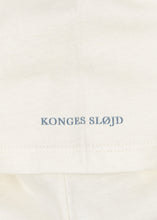 Load image into Gallery viewer, famo tee antique white