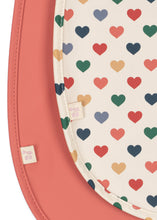 將圖片載入圖庫檢視器 Two Konges Sløjd bibs in coeur colore and faded rose with soft fabric and adjustable neck straps for babies.