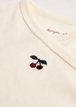 將圖片載入圖庫檢視器 Konges Sløjd cherry-print maternity bodysuit in soft fabric, designed for comfort and style during pregnancy.
