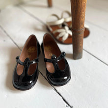 將圖片載入圖庫檢視器 Lulu T Bar Shoes in Vernice Nero