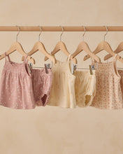Load image into Gallery viewer, Quincy Mae mauve smocked tank top and daisy print bloomer set for baby girls, featuring soft fabric and adjustable straps.