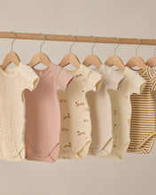 將圖片載入圖庫檢視器 Honey striped short sleeve bodysuit by Quincy Mae, featuring soft fabric and comfortable fit for babies or toddlers.