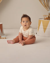 將圖片載入圖庫檢視器 Honey stripe short sleeve bodysuit pack by Quincy Mae, featuring soft fabric and comfortable fit for babies.