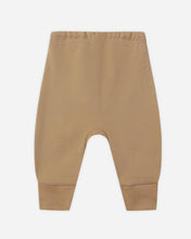 將圖片載入圖庫檢視器 Beige baby pants on a white background