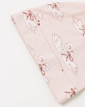 將圖片載入圖庫檢視器 Quincy Mae bamboo swaddle with swan print and matching knotted hat, soft bedding set for babies with elegant swan design