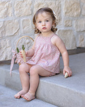 Load image into Gallery viewer, Quincy Mae mauve daisy smocked tank top and bloomer set for baby girls, featuring floral print and comfortable fabric.