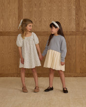 Load image into Gallery viewer, Oversized Bow || Blue Vines