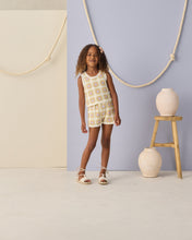 將圖片載入圖庫檢視器 Rylee+Cru crochet citron daisy check tank top featuring a woven design and sleeveless style, perfect for casual summer wear.
