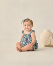 將圖片載入圖庫檢視器 Rylee+Cru navy floral Lala Set top with long sleeves, soft fabric, and delicate floral print on a cozy, stylish design.