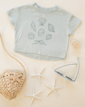 Load image into Gallery viewer, Rylee+Cru straw shell purse bag with woven straw design and compact shape, perfect for casual or summer accessories.