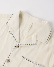 將圖片載入圖庫檢視器 Rylee+Cru sailor-style lapel collar shirt top in natural fabric, featuring a classic collar and button-down front.