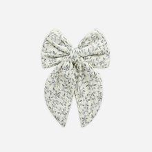 Load image into Gallery viewer, Floral bow on a white background