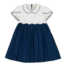 將圖片載入圖庫檢視器 Kidiwi Célestine dress in navy seersucker fabric, featuring a stylish, lightweight design perfect for warm weather.