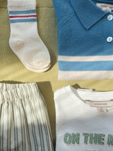 將圖片載入圖庫檢視器 Konges Sløjd white socks in a 2-pack, flat lay showing soft, breathable cotton fabric and simple design for kids.